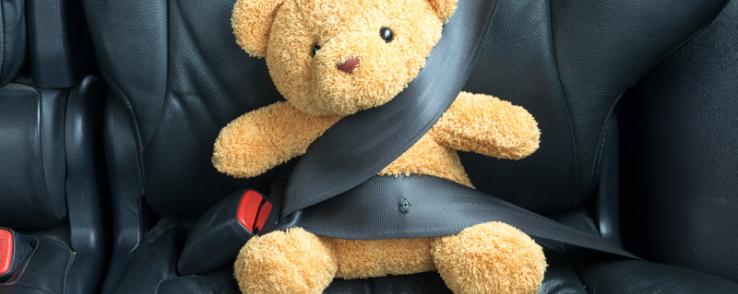 En voiture avec des enfants en toute sécurité